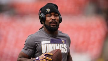 Dalvin Cook #4 of the Minnesota Vikings warms up before the game against the Washington Commanders at FedExField on November 6, 2022 in Landover, Maryland. (Photo by Scott Taetsch/Getty Images)